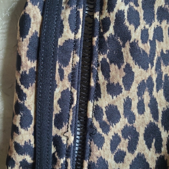 The Upside leggings - Picture 2 of 3